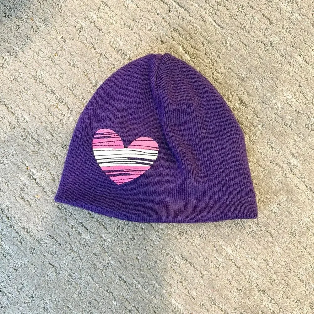 The cutest Purple Heart beanie- vintage y2k